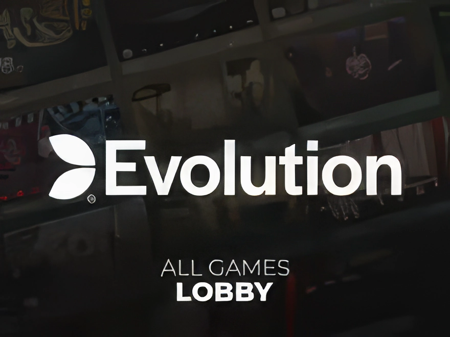 Logo dostawcy gier Evolution w tle jego katalogu gier